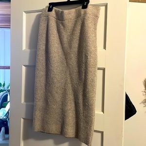 Express - Size: M - Sweater Midi - Color: Oat